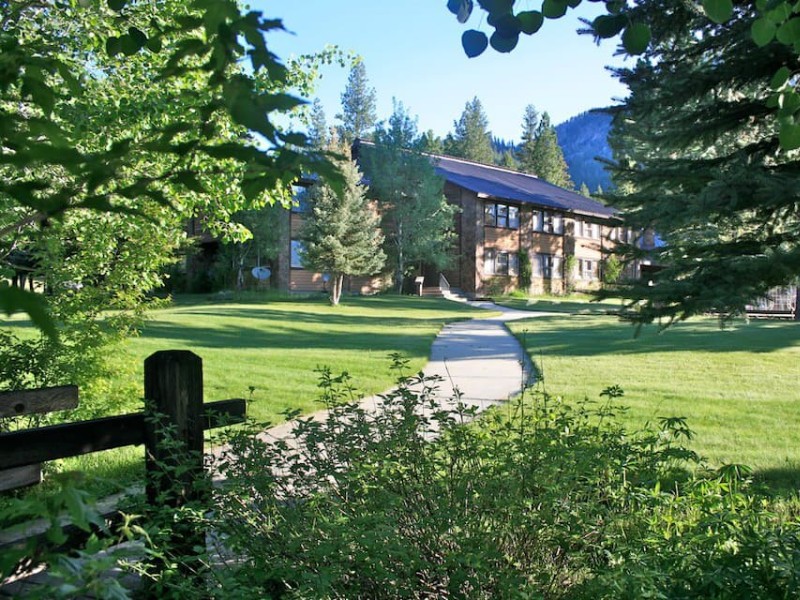 Lodge in the Sawtooth Mountains, Atlanta