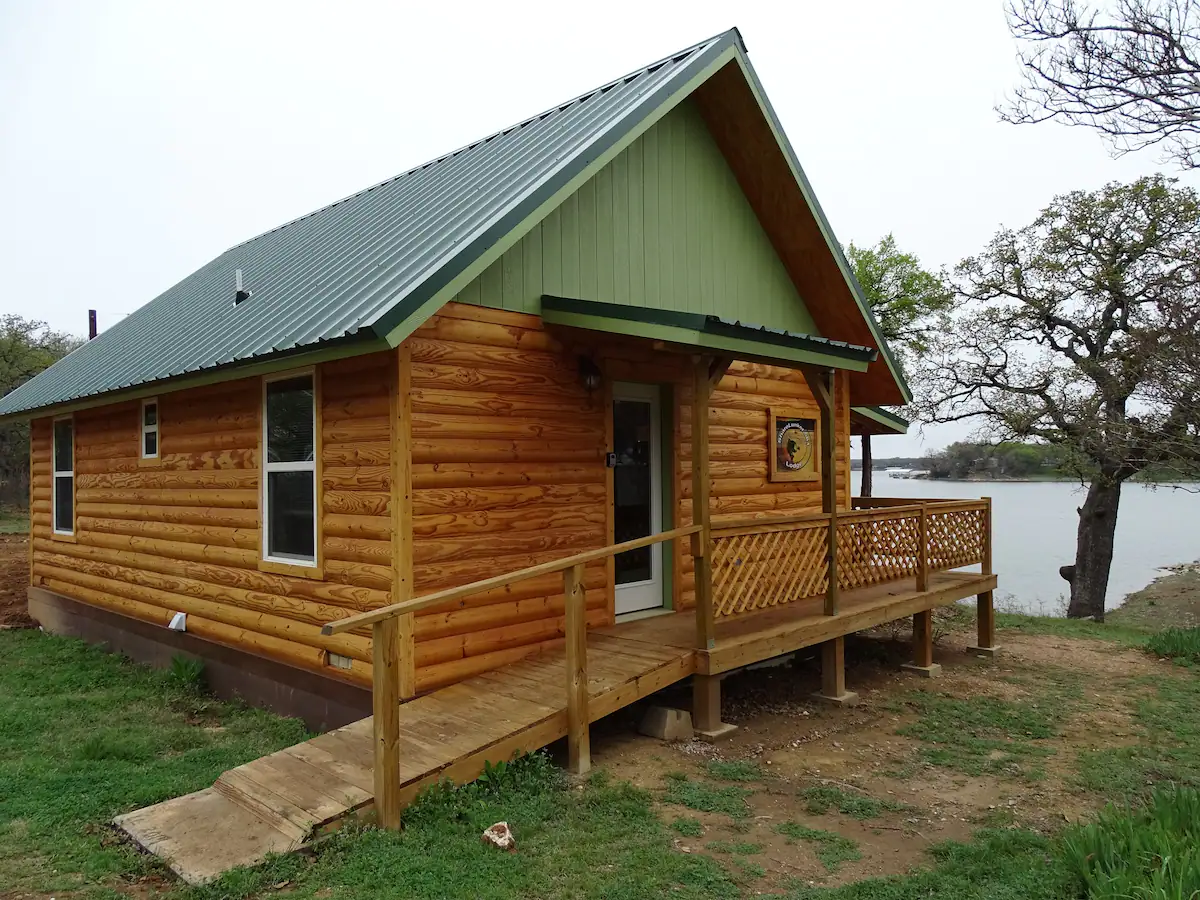 Lunker Lodge at Lake Leon