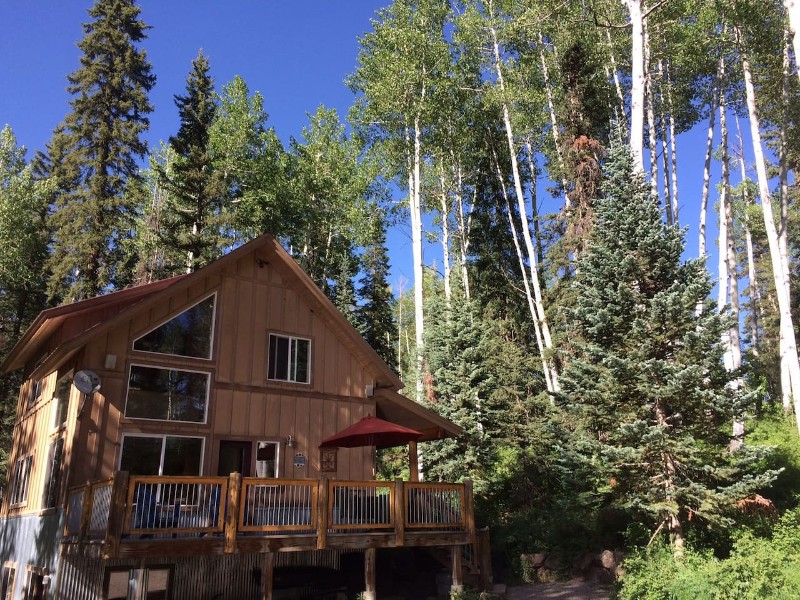 House and trees at Purgatory Mountain Getaway