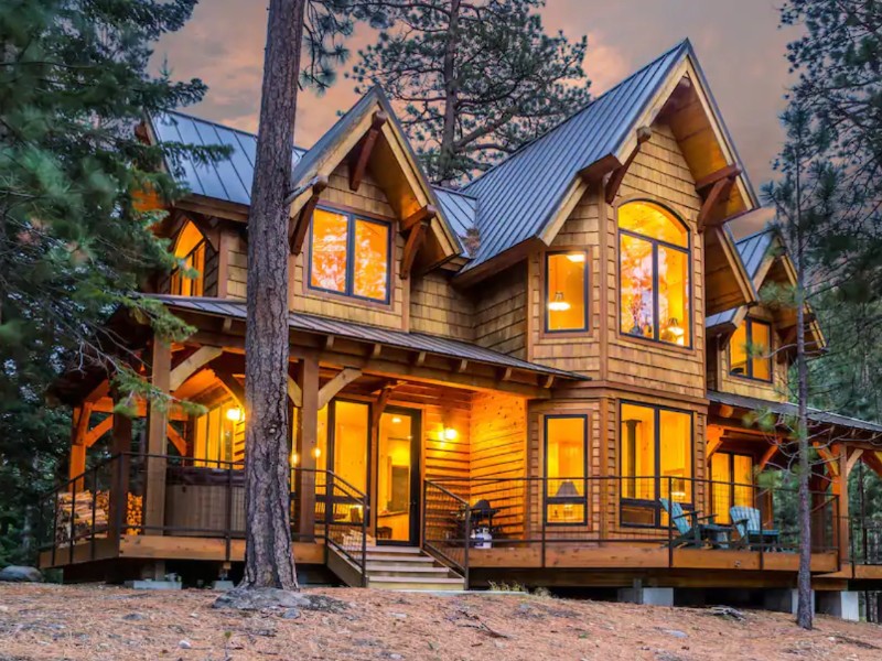 Tumalo Lake Cabin, Oregon