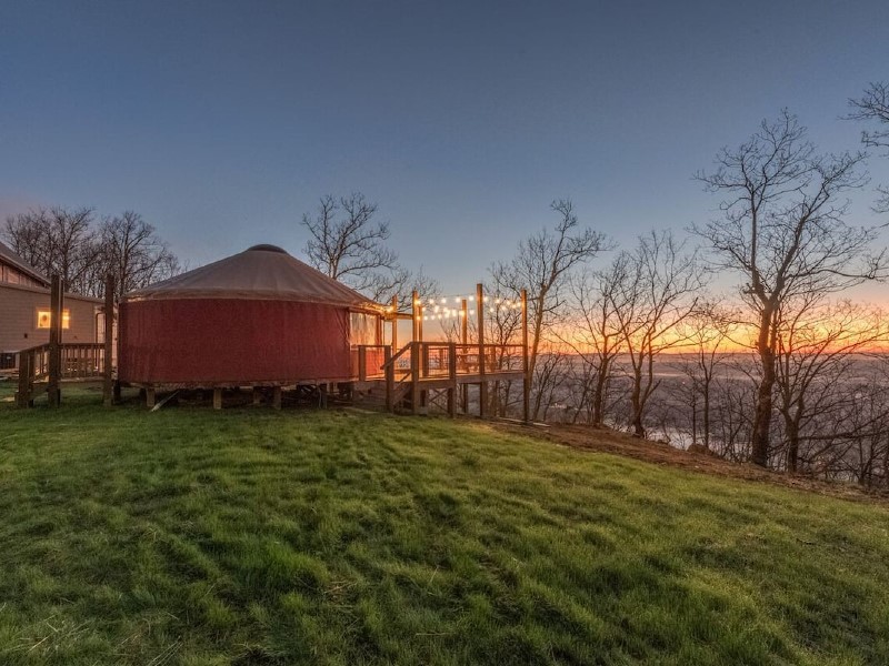 Cherry Blossom Yurt on Lookout Mountain