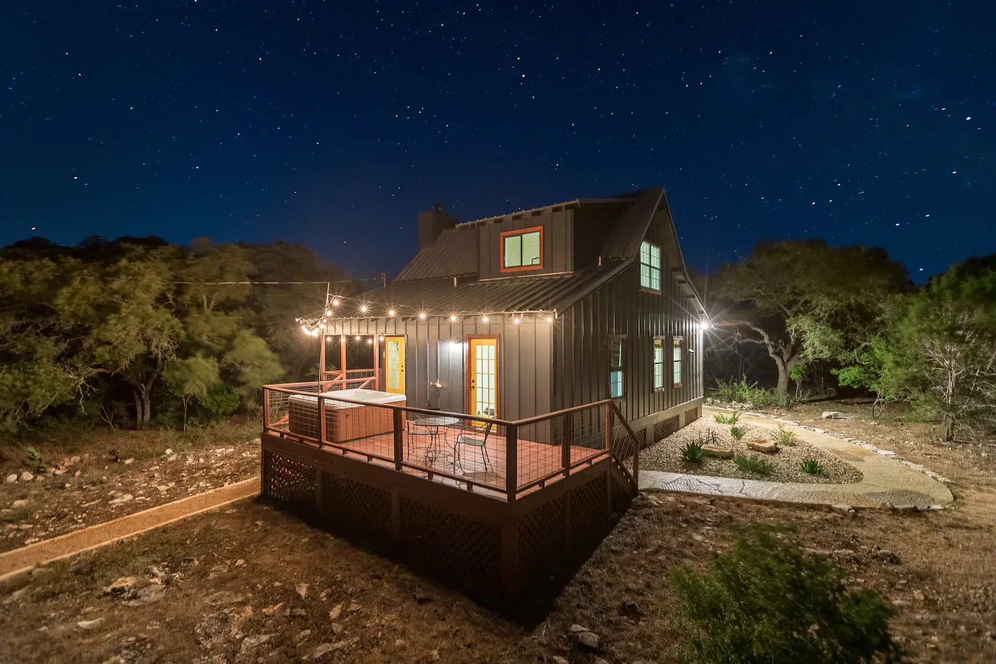 Adorable Cabin on Private Acres with Hot Tub