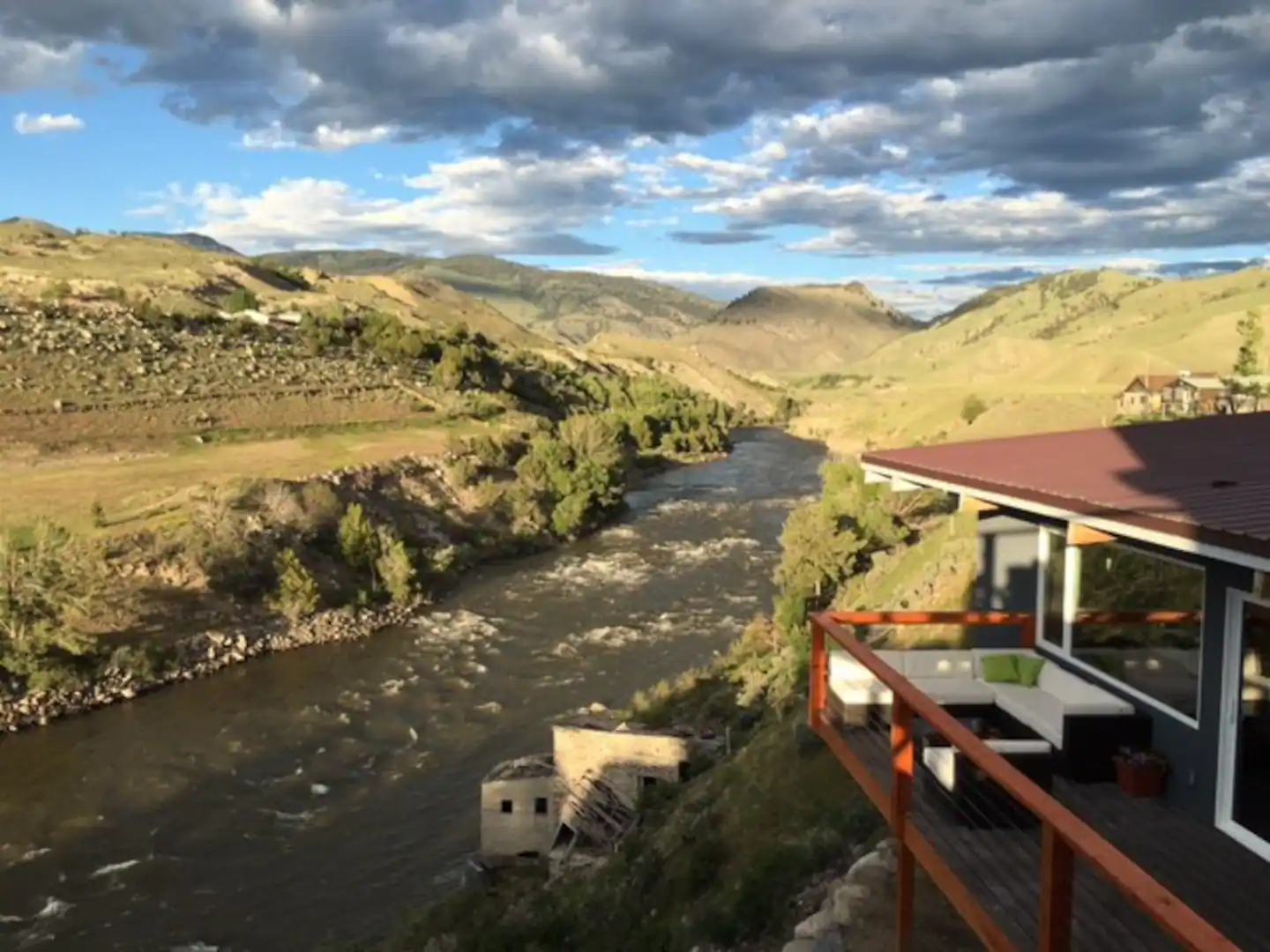 House with Deck Overlooking Yellowstone River & Park