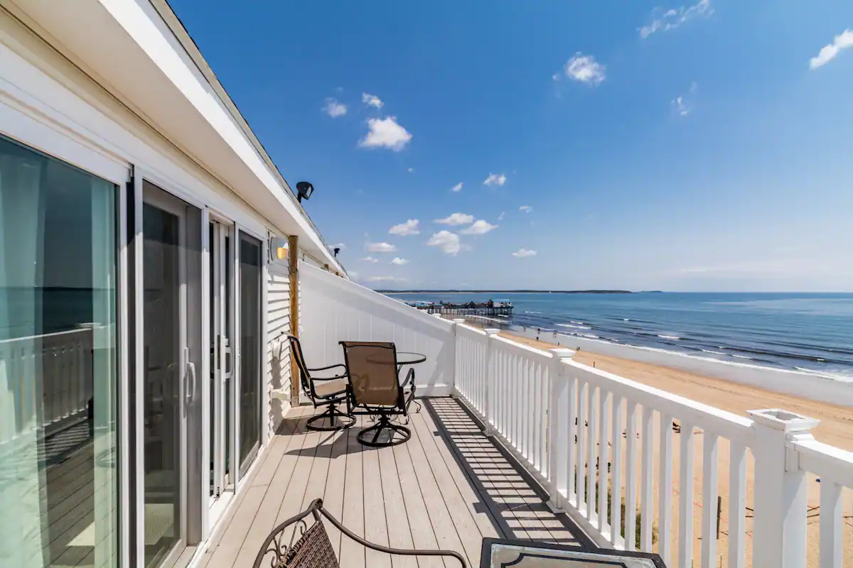 Endless Direct Beachfront Views, 2 Oversized Decks