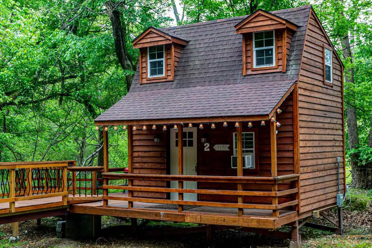 Cute Cabin on Private Tree Line