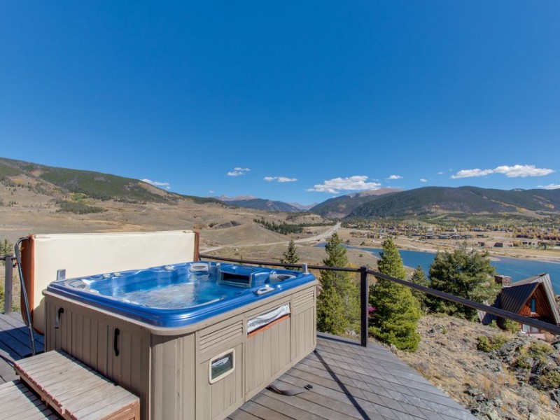 Lakefront Home with Sweeping Views and Private Hot Tub, Dillon, Colorado