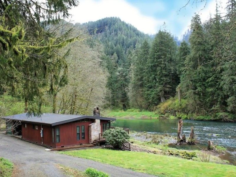 Mid-Century Riverfront Cabin, Tillamook, Oregon