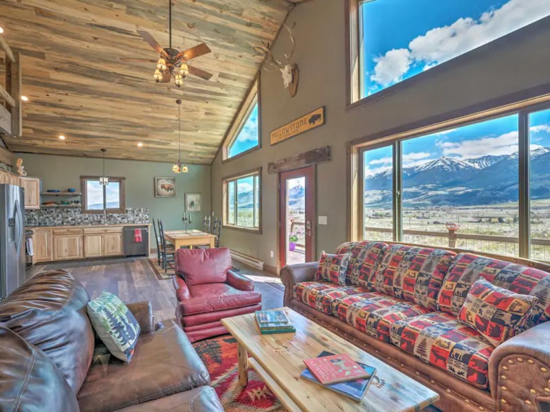  Mountain View Cabin 40 miles from Yellowstone, Livingston, Montana