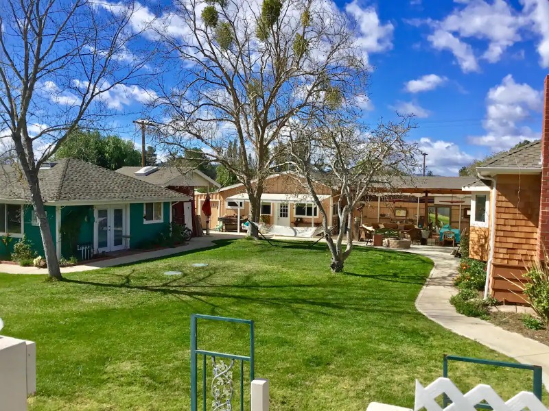 Yard space at Nogmo Farm Studio