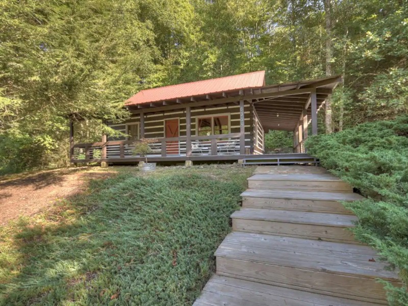 Old Iron Bridge Cabin on the Toccoa River