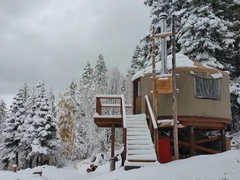 Silver Fox Yurt- Where the Mountains Meet the Moon
