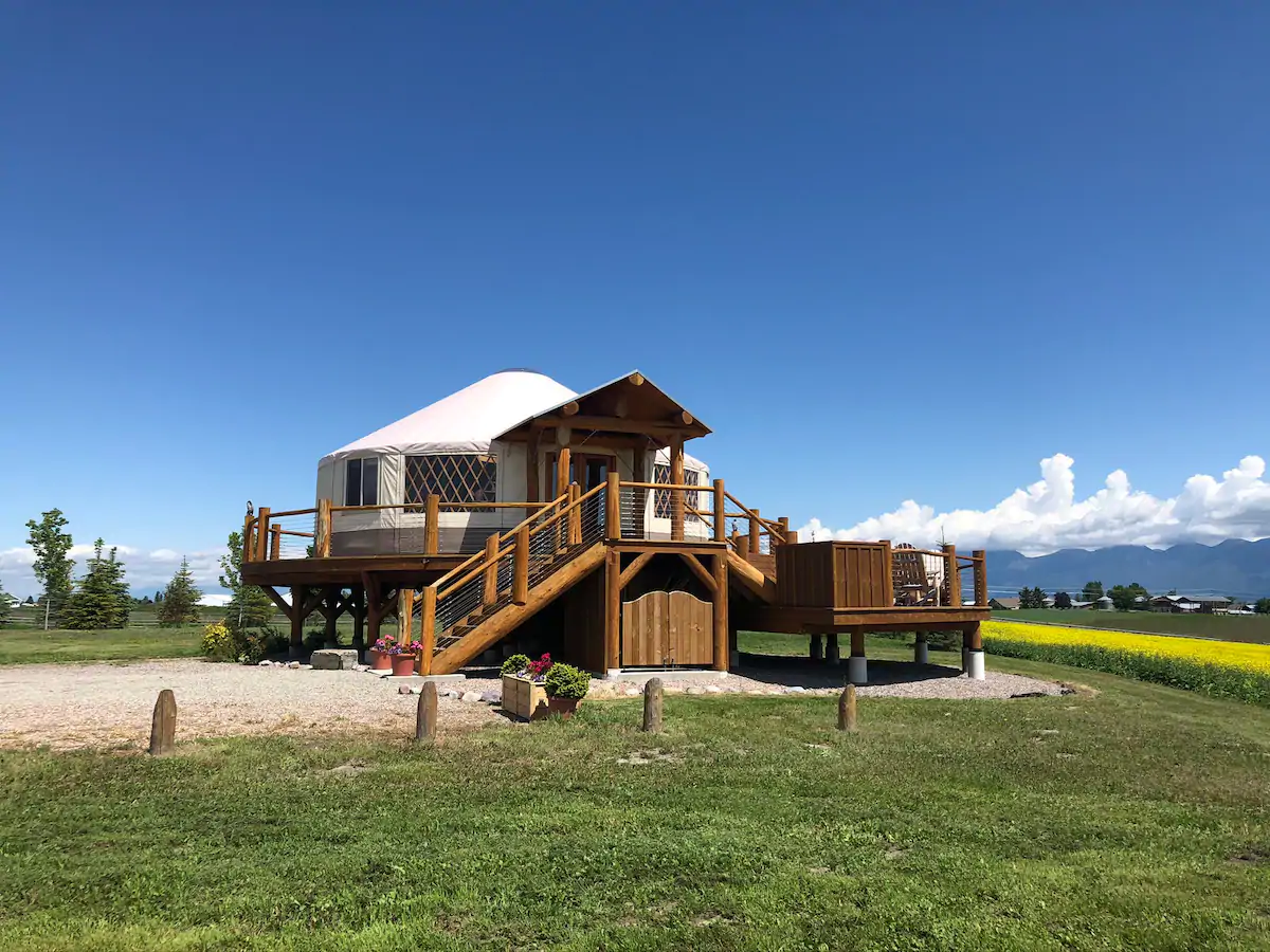 Beautiful Luxury Yurt Bordering on Flathead Lake