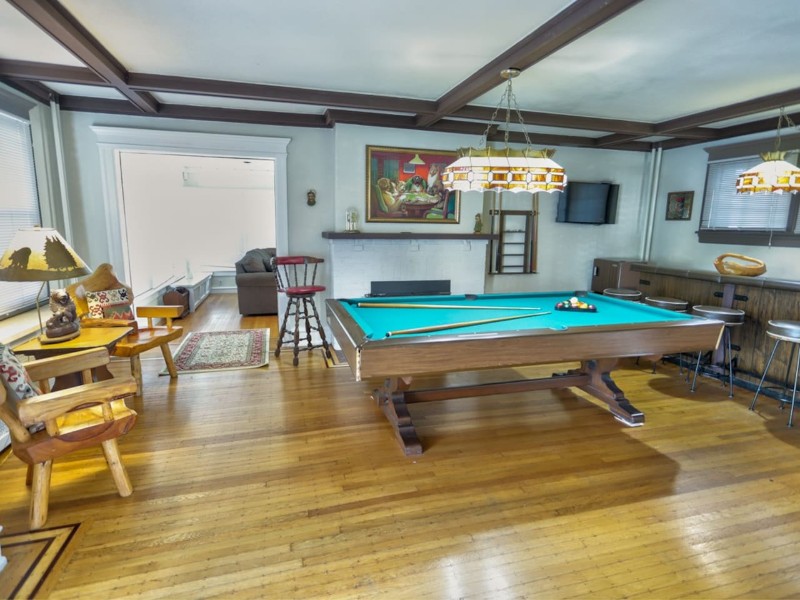 Pool Table at House Close to the Beach & AC Nightlife 