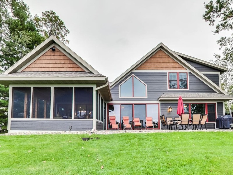 Exterior of Ivy Lane Lakehouse