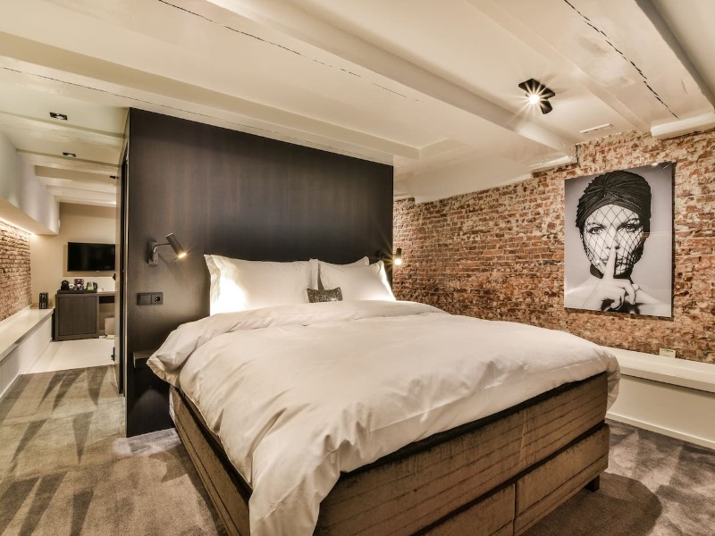 Bedroom at Luxury Canal Suite De Heren