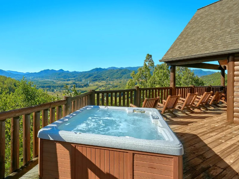 Mountaintop View Cabin with Hot Tub & Pool Table