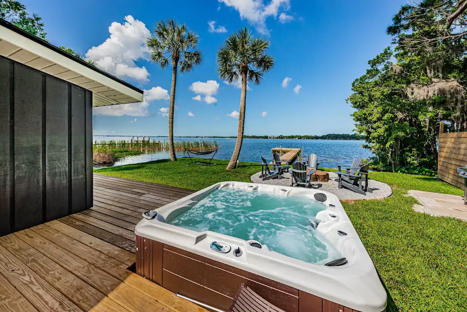 Reel Retreat: Lakefront Home with Hot Tub