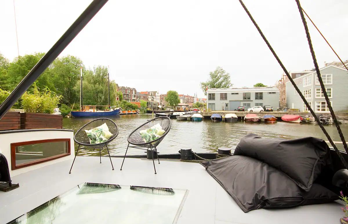 Private Boat Stay in Idyllic Location