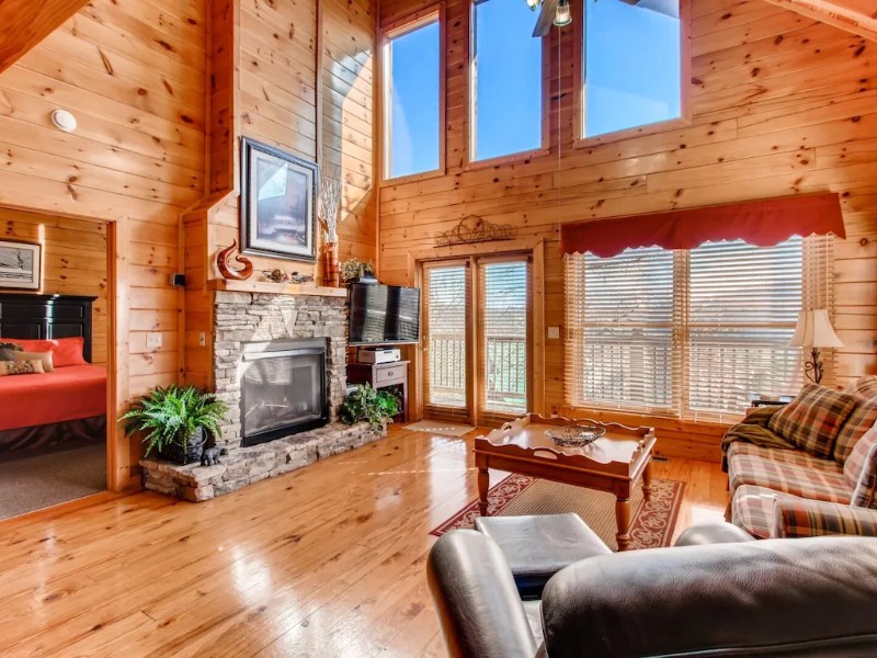 Tennessee Cabin with Jacuzzi