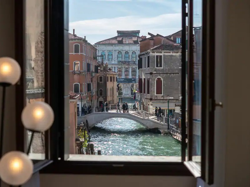 View from Terazier Apartment with Balcony and Canal Views