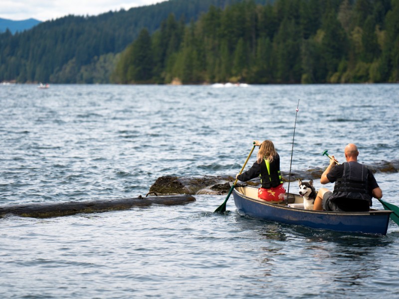 paddling on Lake Merwin, Washington