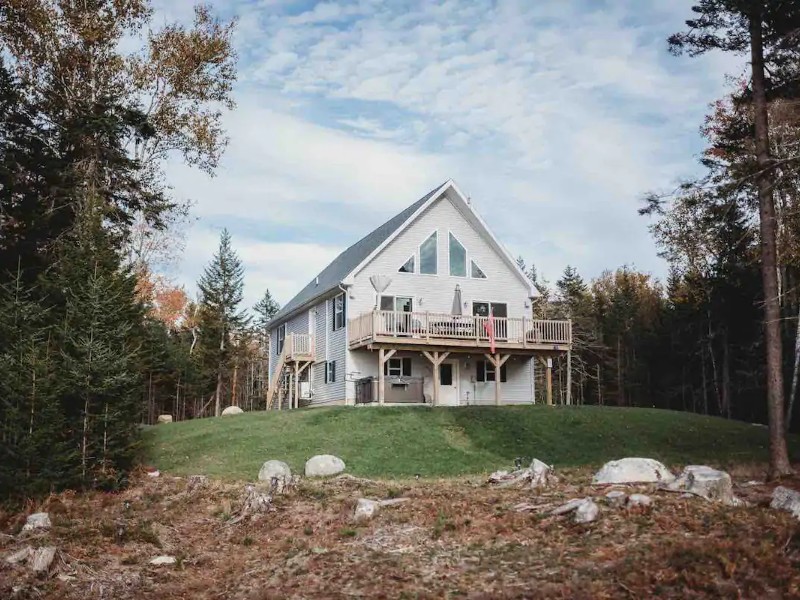 View of A Waterfront Home on the Rugged Maine Coast