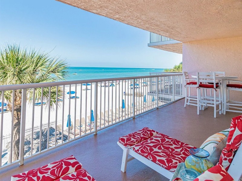 Condo with Direct Beachfront - Madeira Beach