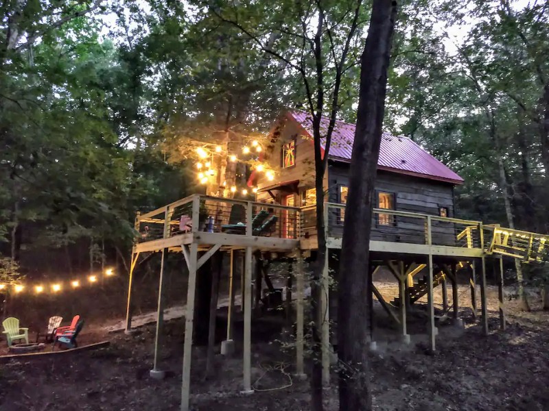 Tranquil Treehouse on Table Rock Lake