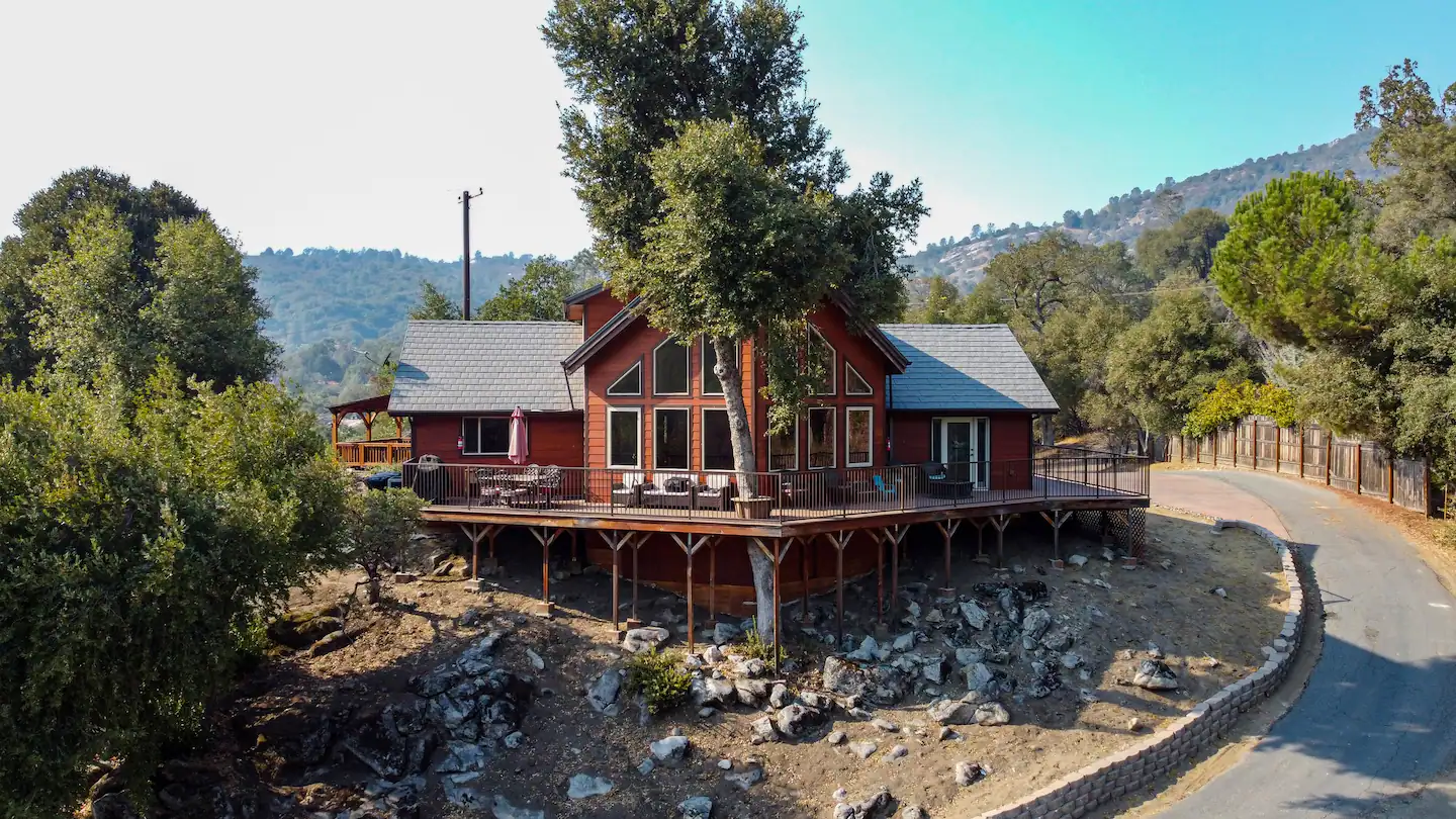 Waterfall Lodge Near Yosemite