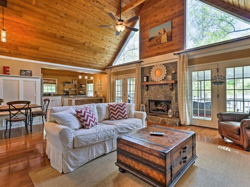 Lavish Lake Sinclair Home