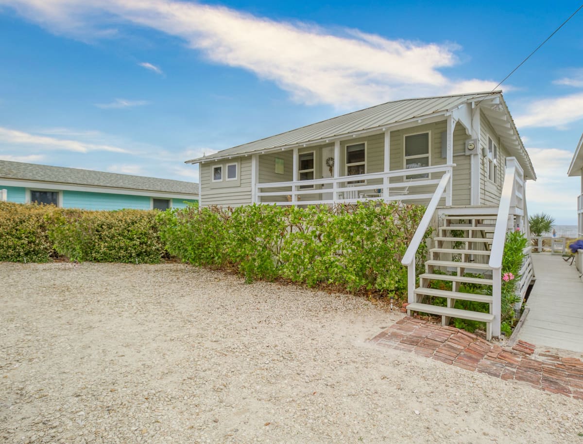 Gorgeous Oceanfront Oasis, Steps From Ocean