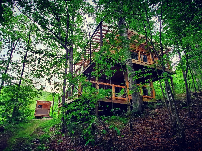 KY Breeze Treehouse