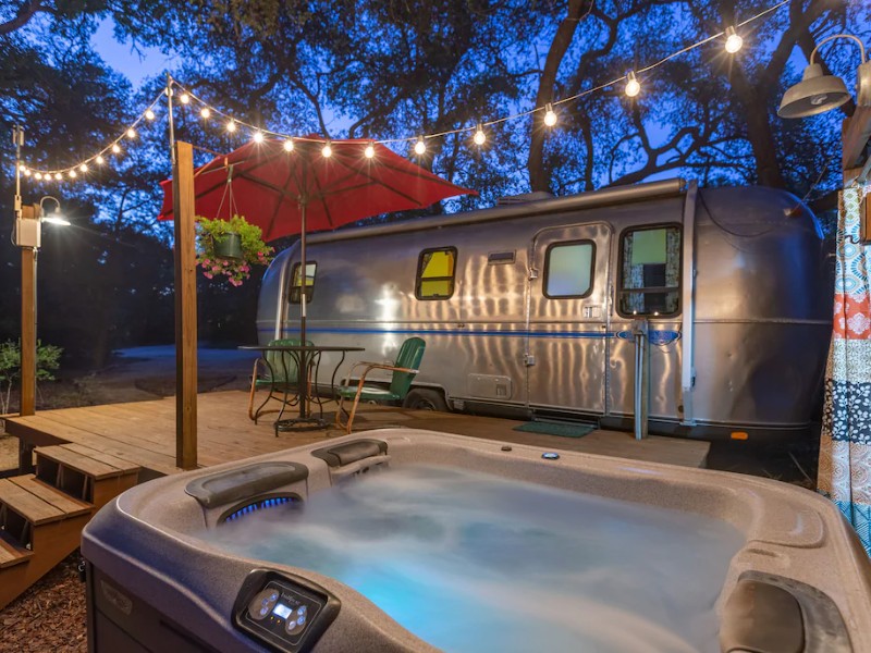 Super Cute Retro Airstream