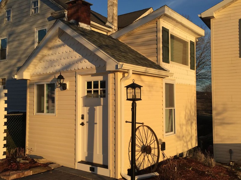 Close-Up of Tiny House at Leaser Lake B and B