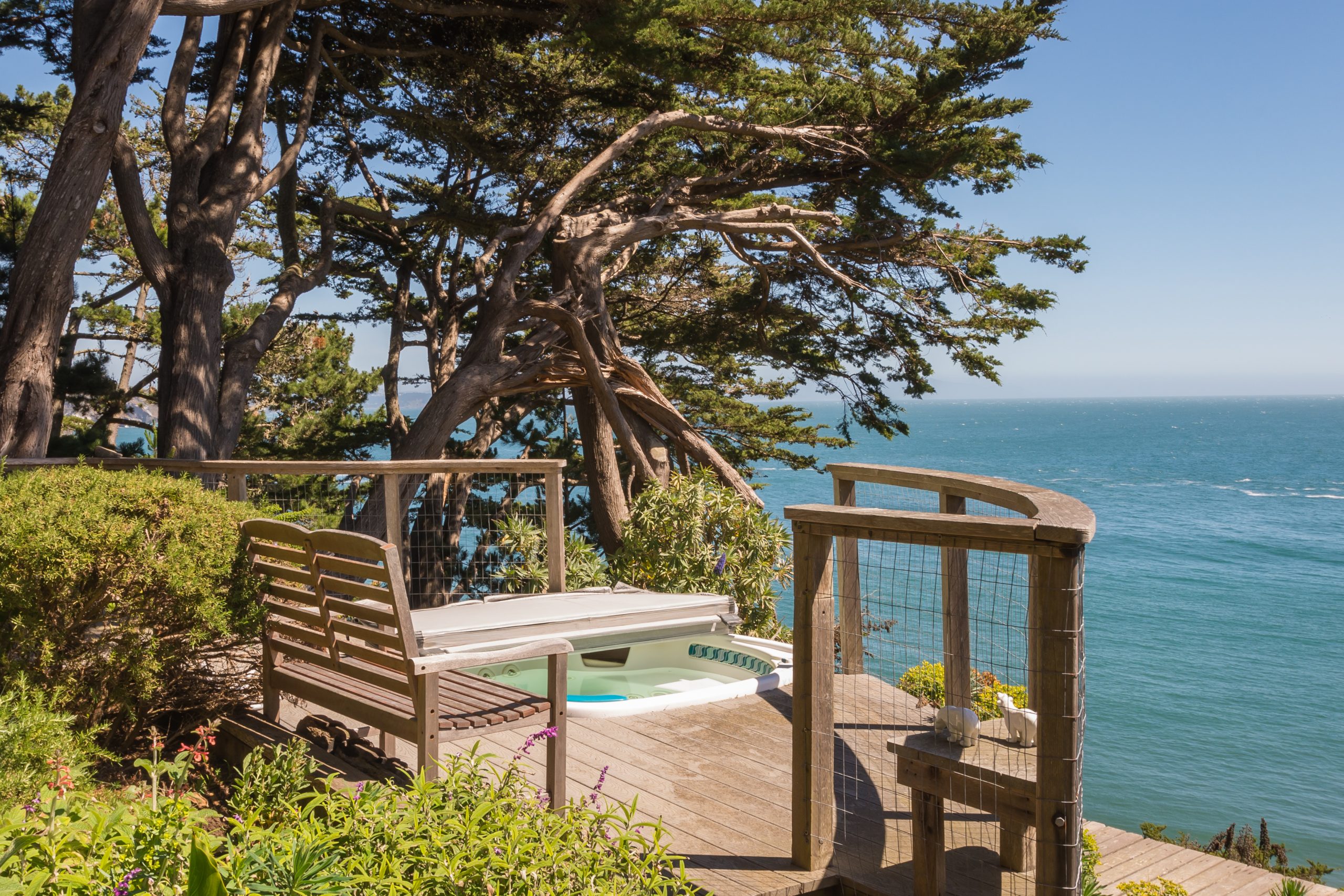 Amazing Welcoming Unique Ocean Home