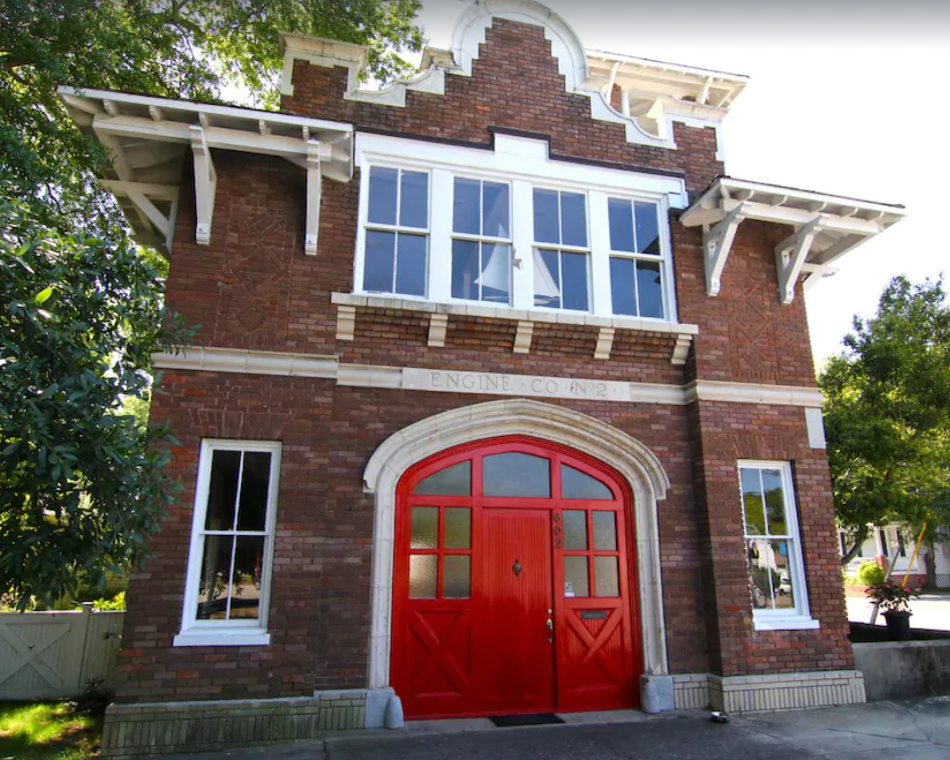 Beautiful Upstairs Suite in Historic Firehouse