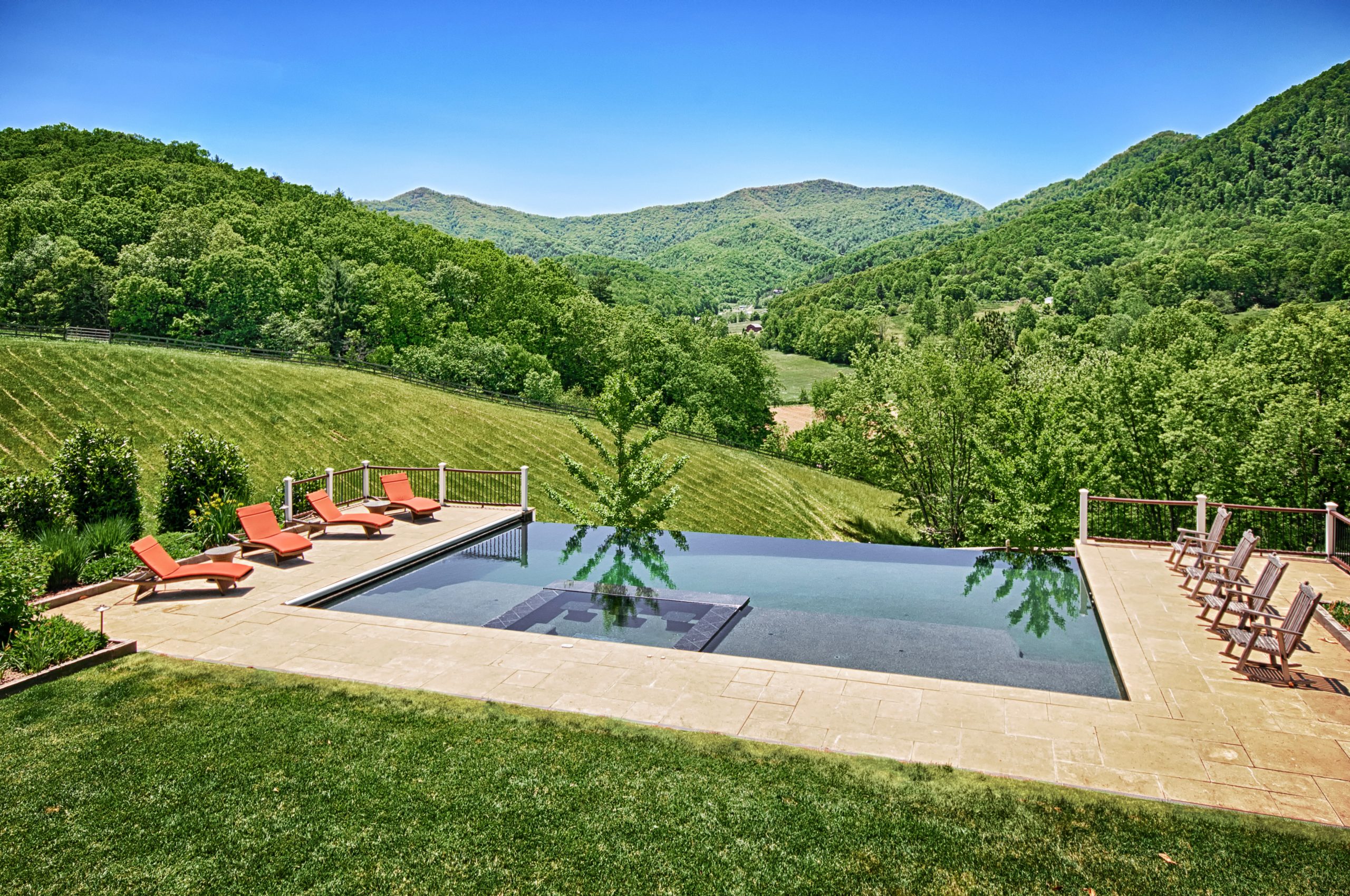 Luxury Estate with Infinity Pool & Mountain Views