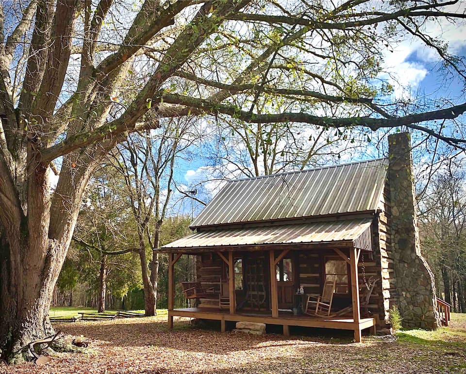 1800s Cabin on Holland Acres