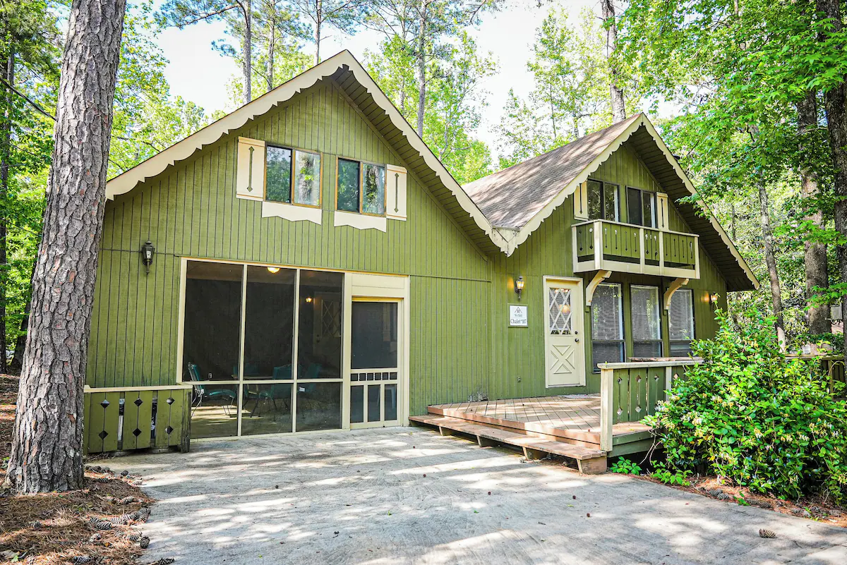 Chalet with Spacious Wooded View