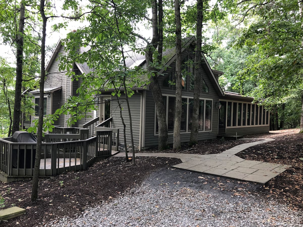 Exterior of Raystown Retreat