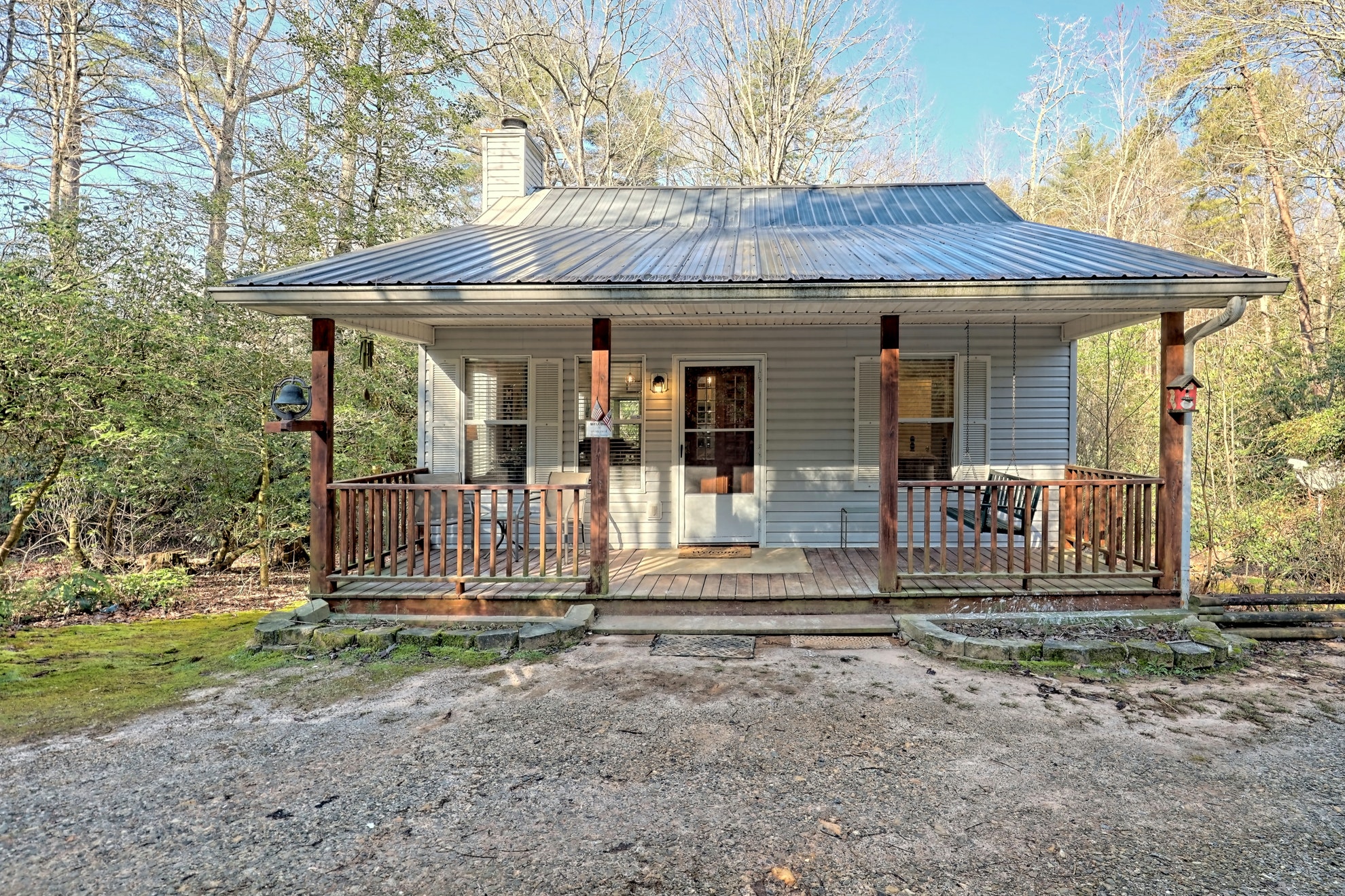 Creekside Cabin with Hot Tub, Jacuzzi, & Wooded View