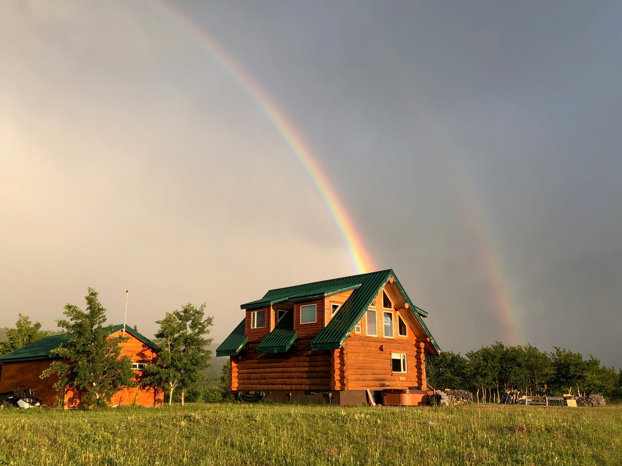 Unique 3-Bedroom Chalet with 360° Views on Ridge