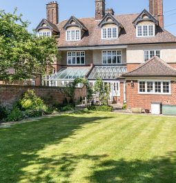 Exterior and garden of Edwardian 5 bed Airbnb