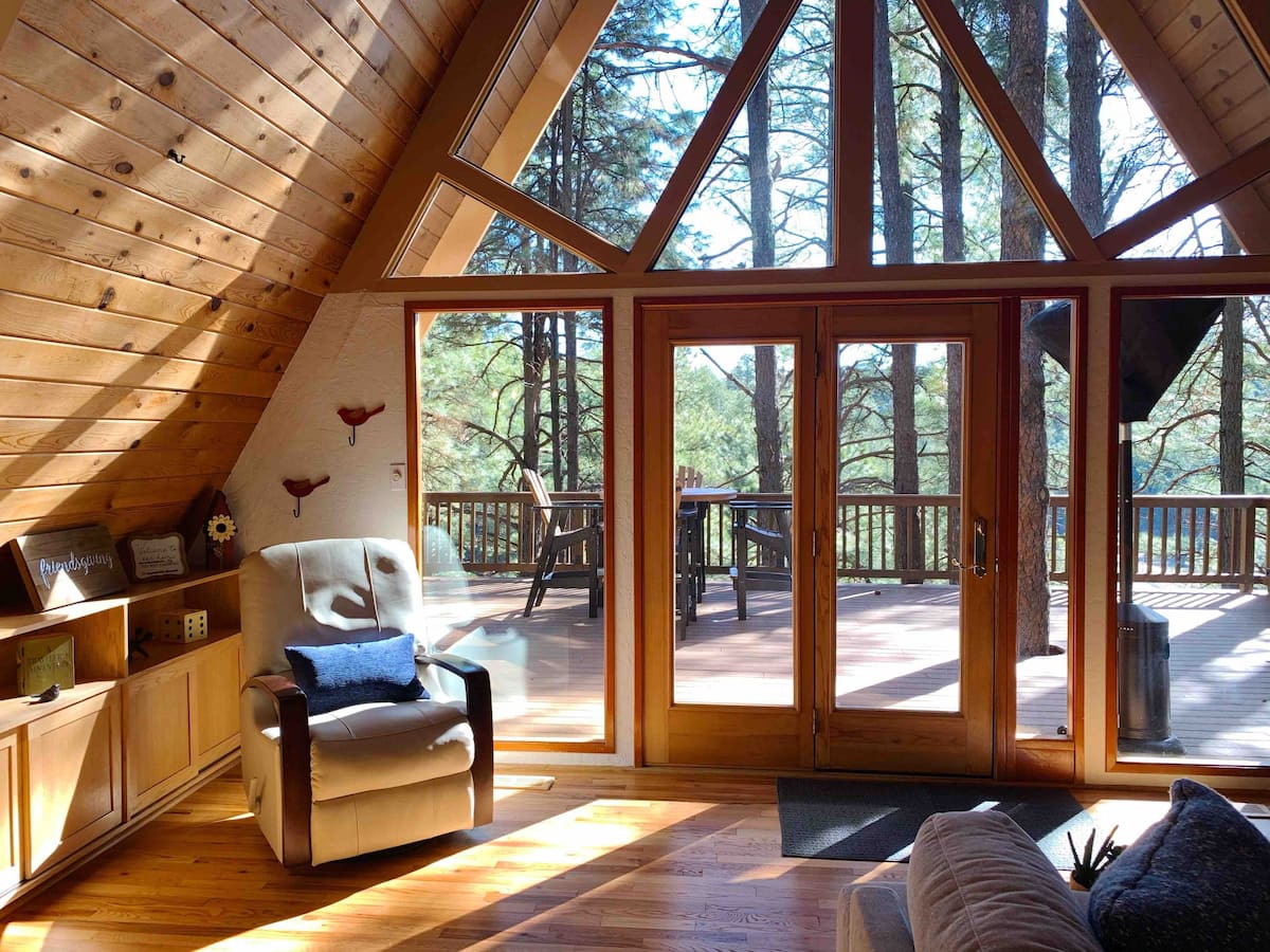 Buffalo Trail Treetop Retreat with indoor sauna