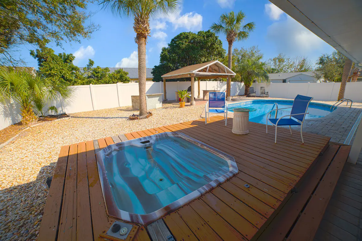 Pool, Jacuzzi & Palm Trees