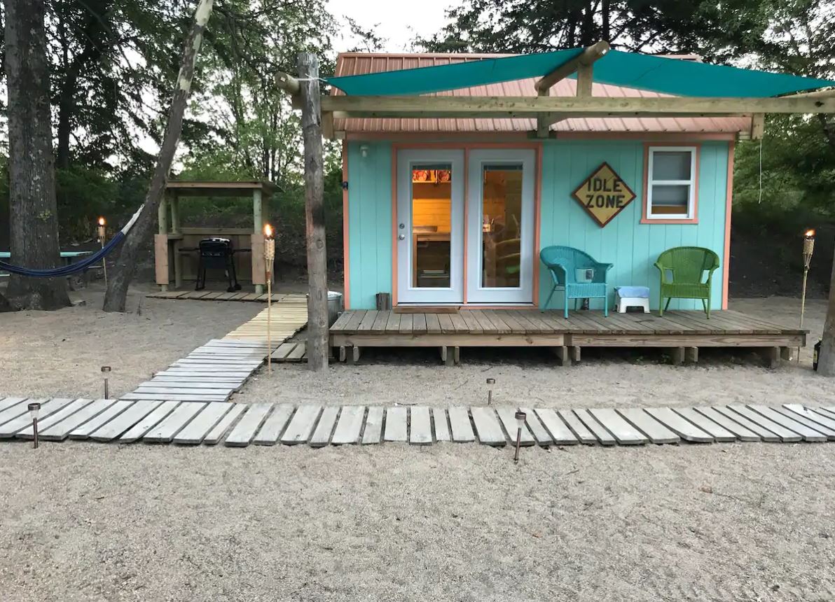 Beach Style Lakeside Mini Cottage Idle Zone