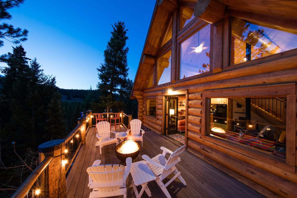 Log Cabin on the River with a Hot Tub