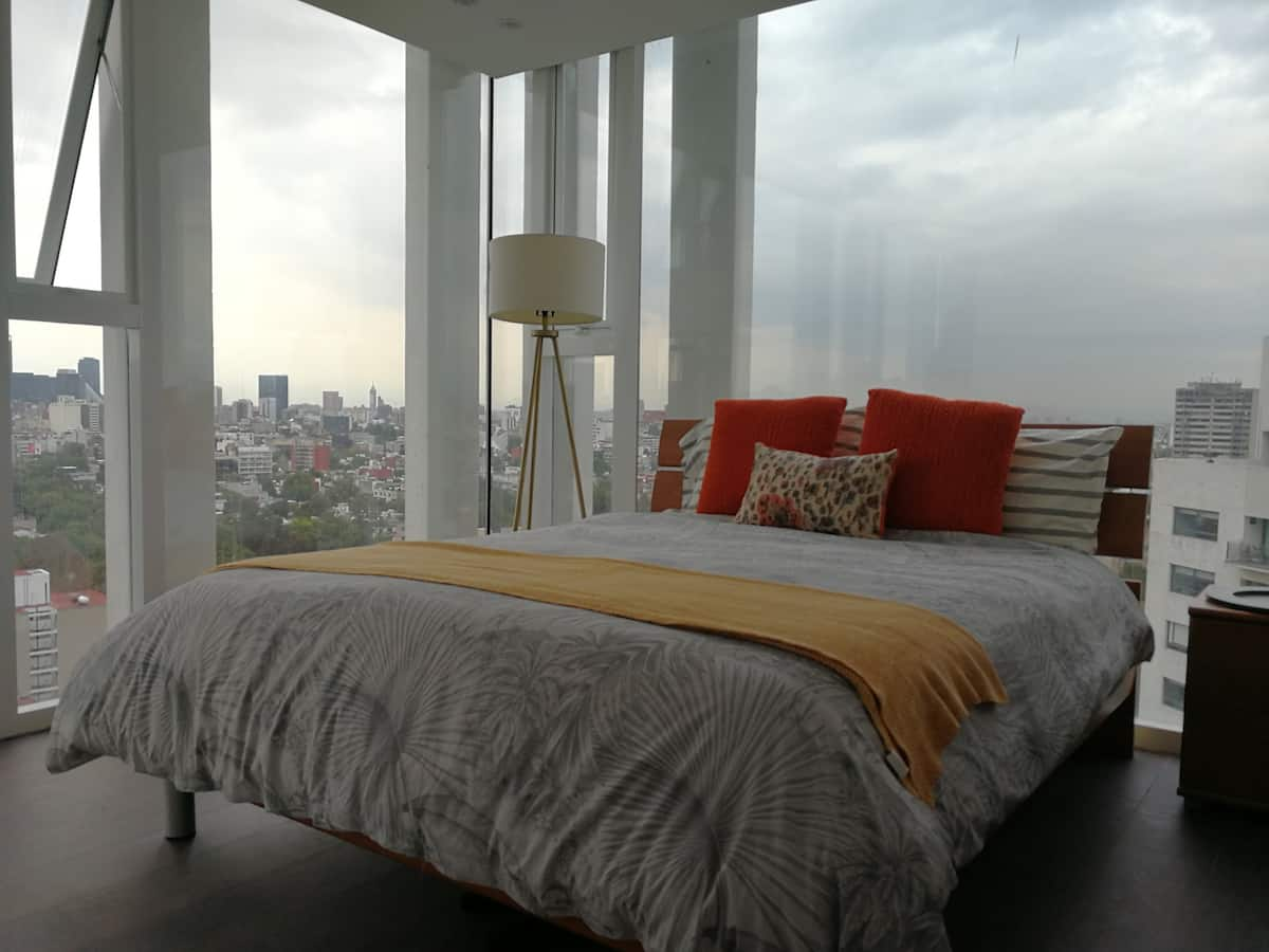 Luxury Apartment with a 360 Degree City View