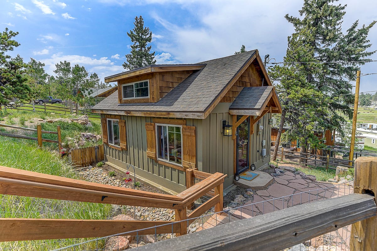 The Bobcat, Tiny Cabin with Amazing Views