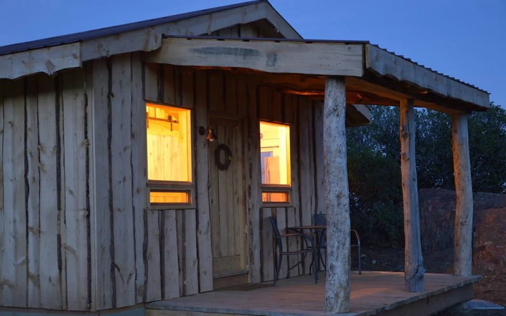 Totally Secluded Romantic Grapevine Cabin